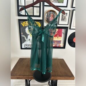 Elegant Green Lace Chemise